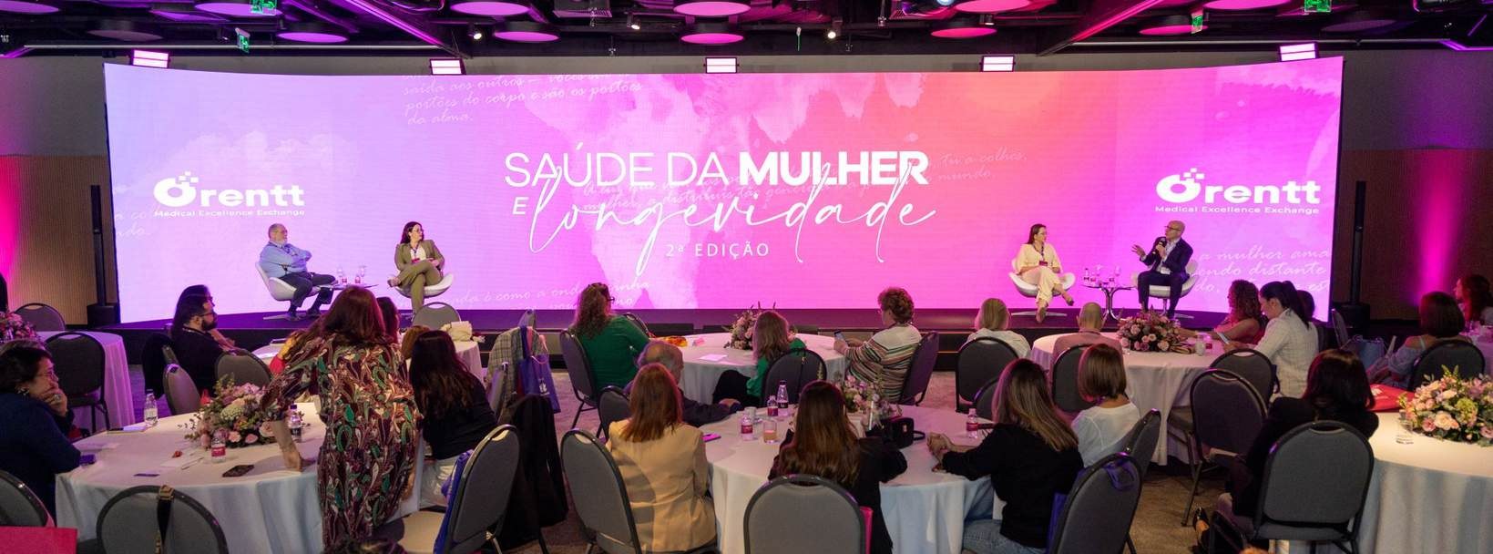 Palco e plateia de um congresso produzido pela La Fête